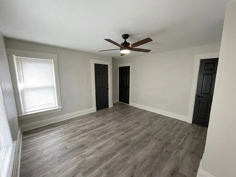 504 Millikin St — Photo 6