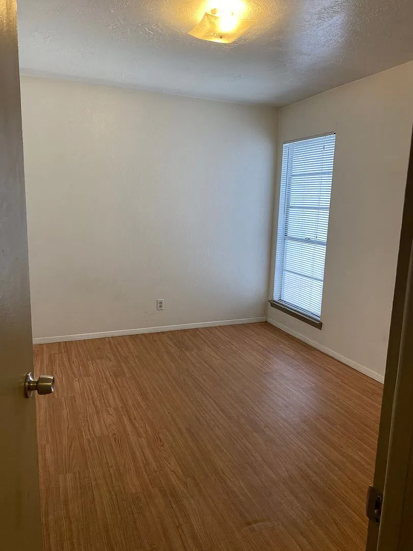 3bdr 2 bath condo in NE Heights — Photo 4
