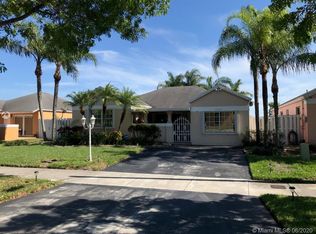 3050 NW 203rd Ter, Miami Gardens, FL 33056