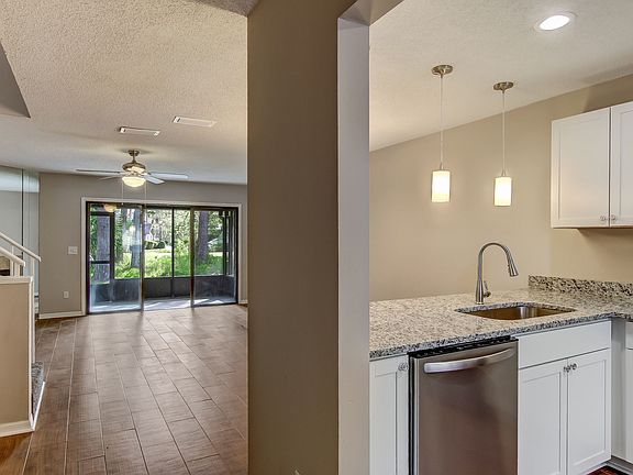 5th image of 7623 Baymeadows Cir W APT 2045