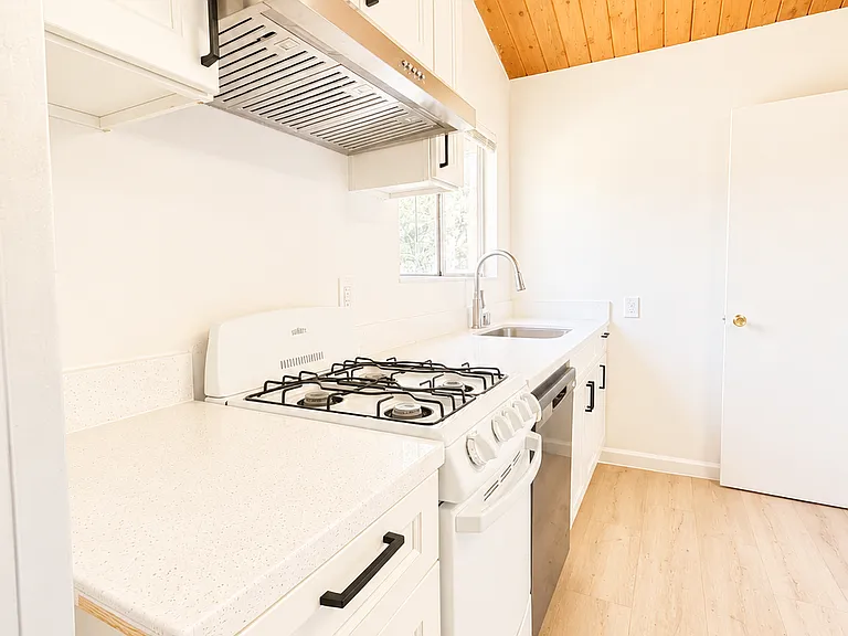 845 Bancroft Way #L — Photo 8