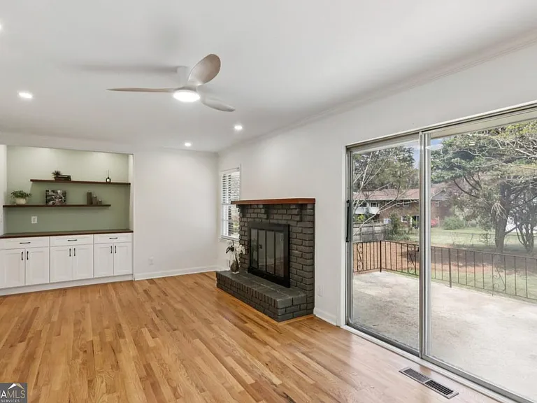 2888 Bonanza Dr — Photo 6