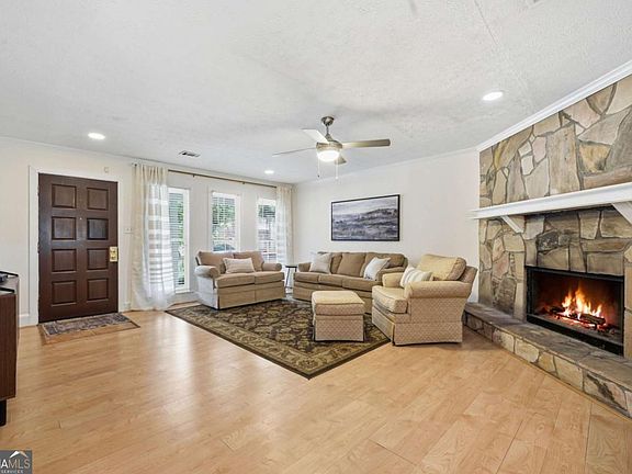 4th image of 2613 Ingram Rd