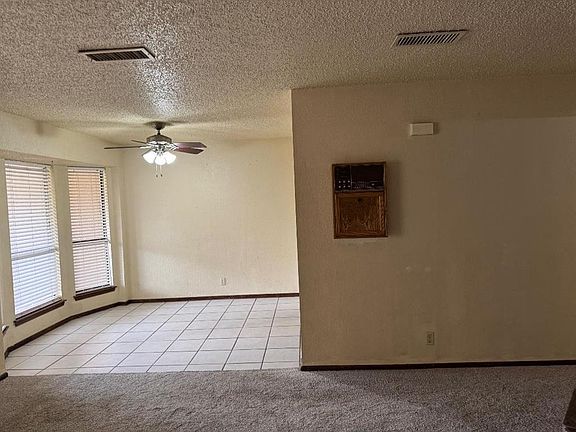 4th image of 6 Harned Ct