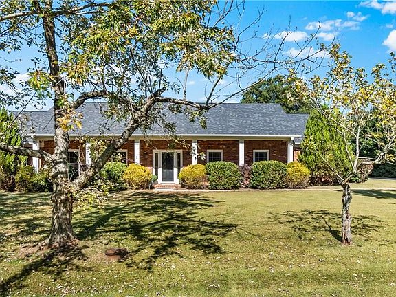2nd image of 1105 Kingswood Dr