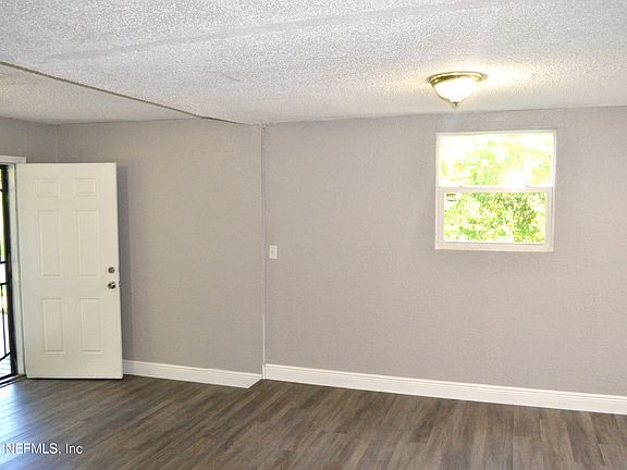 4th image of 3042 LUCOMA Drive