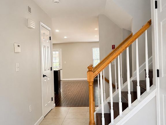 3rd image of 234 Frankfort Ave