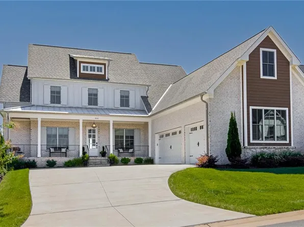 409 Brookberry Farm Cir, Winston Salem, NC 27106