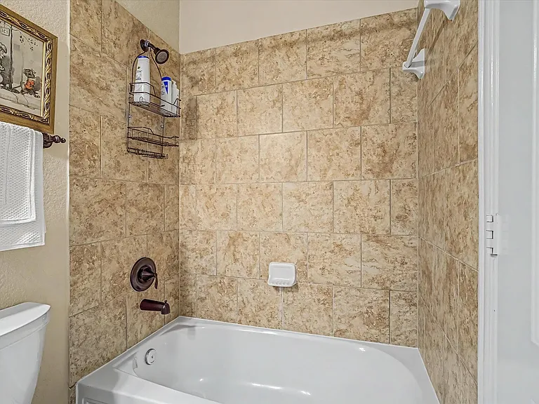 102 N Victoriana Cir — Photo 36