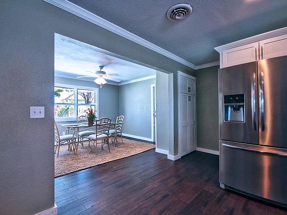 4th image of 124 Crescent St
