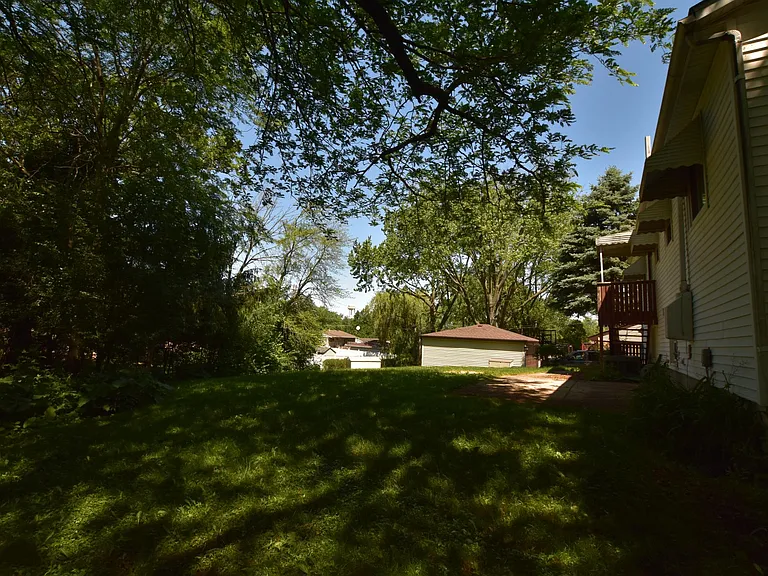 7852 Sprucewood Ave — Photo 43