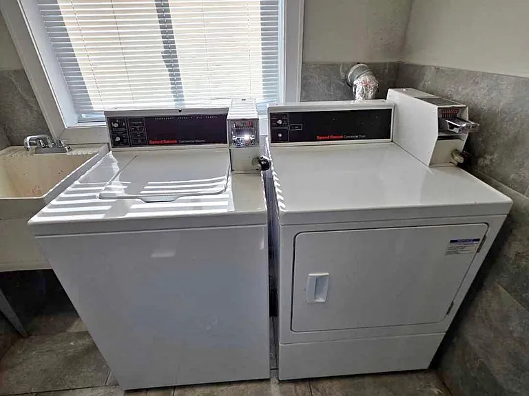 14305 Irving Ave #1 — Photo 9