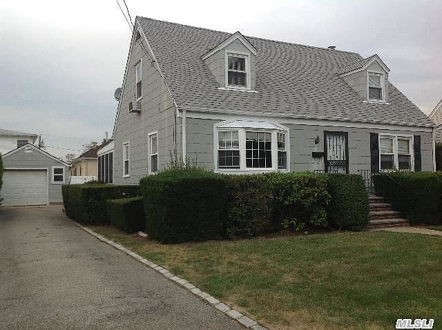 2nd image of 142 Clemens Rd