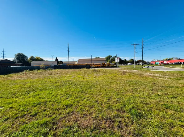904 E Spruce St, Sault Sainte Marie, MI 49783