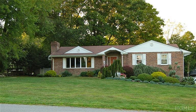 1st image of 58 Greenwood Ln