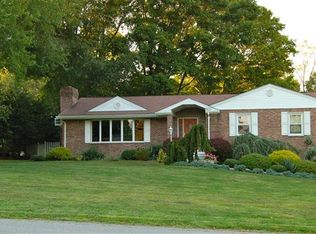 58 Greenwood Ln, Valhalla, NY