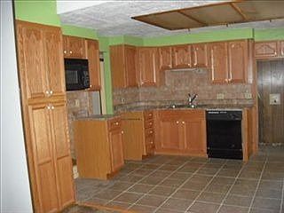 2nd image of 511 Main St
