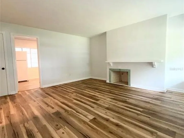 1016 Alba Dr — Photo 3