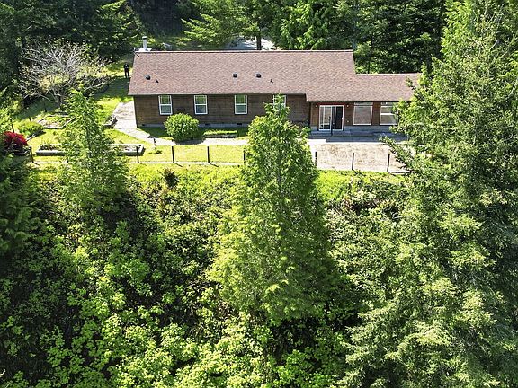 3rd image of 89453 Rustic Ln