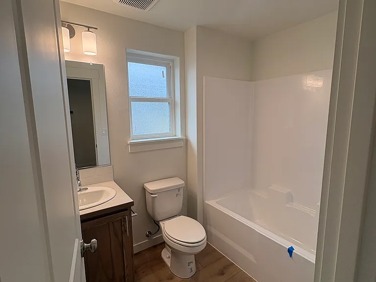 330 NE Washington St — Photo 11