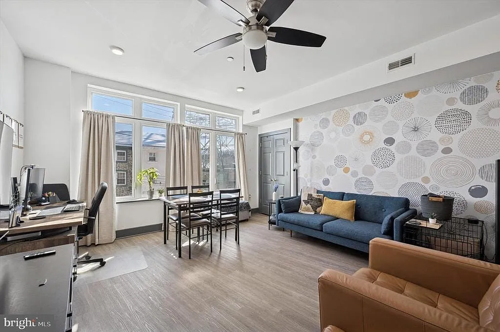 Building Photo - 124-26 Levering St #2A