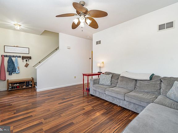 4th image of 319 Mineral Dr