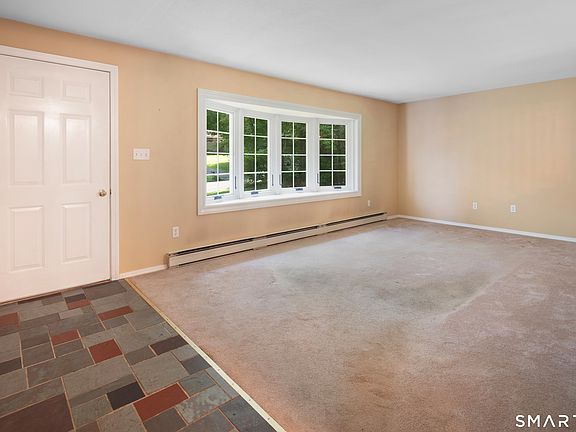 5th image of 19 Crestwood Drive