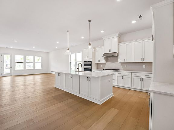 3rd image of 2420 Abbeyhill Dr #31