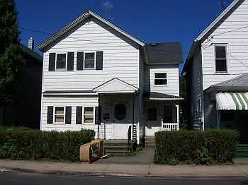 104 River St photo 1