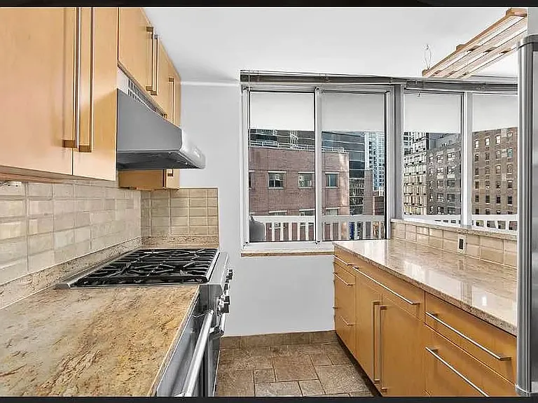 50 Lexington Ave #7E — Photo 6