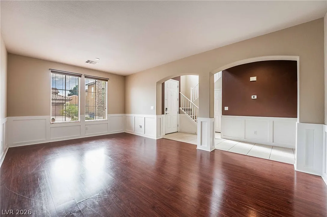 4 bed, 2.5 bath, 2027 sqft, $2,200 — Photo 4