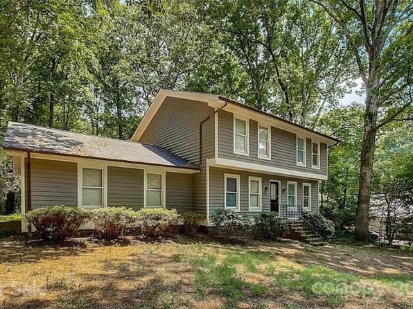 Foreclosed Homes On Lake Hickory : 806 37th Ave Hickory Nc 28601 Mls 3621034 Coldwell Banker : Browse the hickory, nc foreclosures and other investment real estate today.