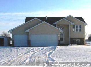 631 Wildflower Ln, Hudson, WI 54016
