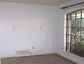 2nd image of 929 Foxwood Dr