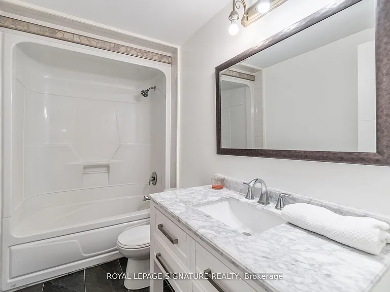 4 Patricia Ave #UPPER — Photo 36
