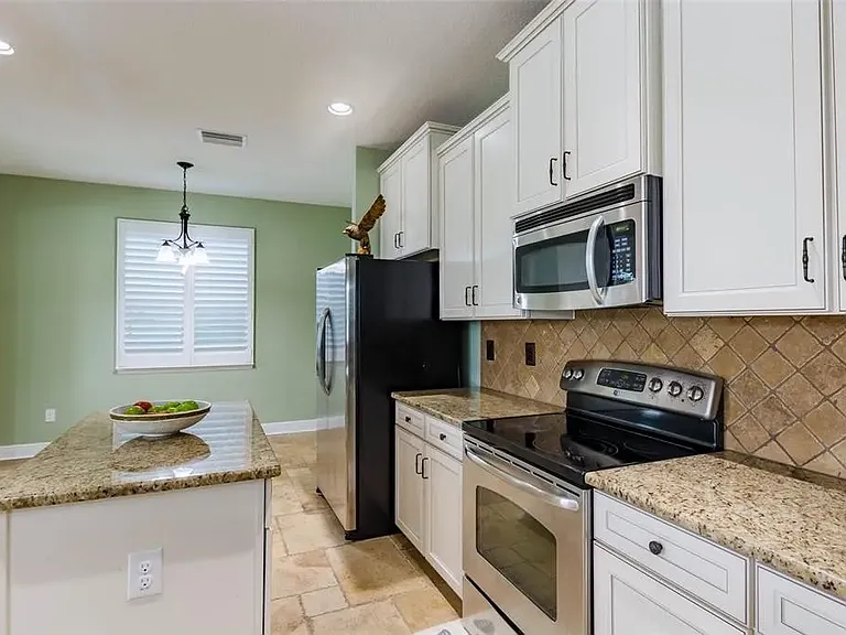 425 Bahama Grande Blvd — Photo 11