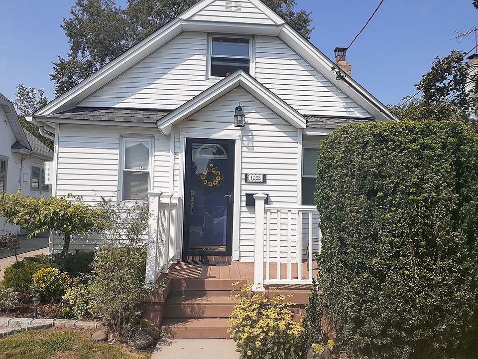 1st image of 1038 Barnes St