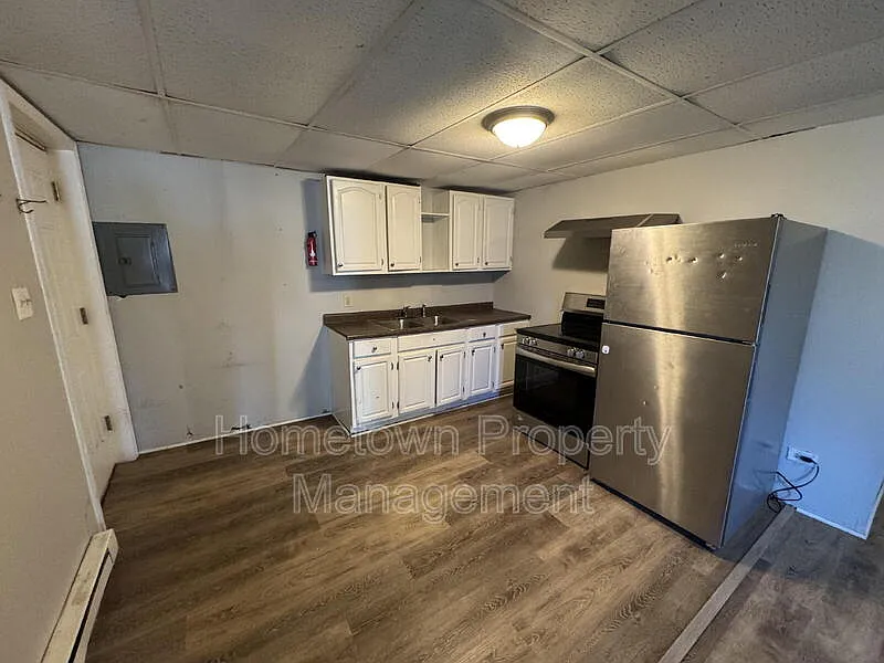 2 bed, 1.0 bath, $1,000 — Photo 2