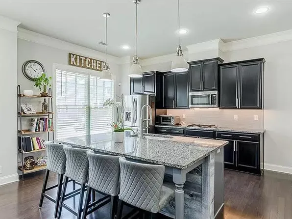 561 Suwanee Pass Trl, Suwanee, GA 30024