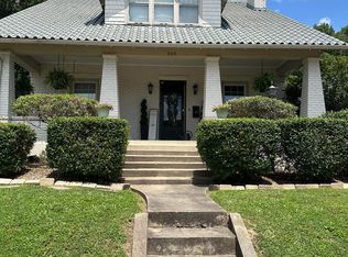 309 5th St, Paintsville, KY 41240