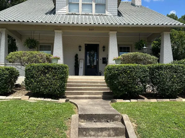 309 5th St, Paintsville, KY 41240