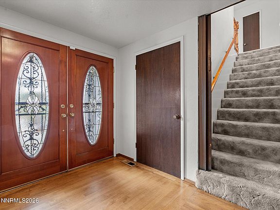 5th image of 3370 Shawnee Cir