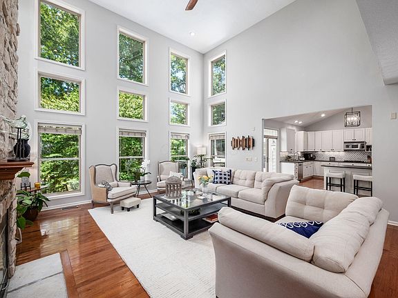 5th image of 5082 Glenmeir Ct