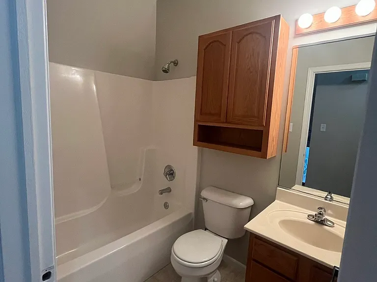 3023 W 63rd Ln — Photo 7