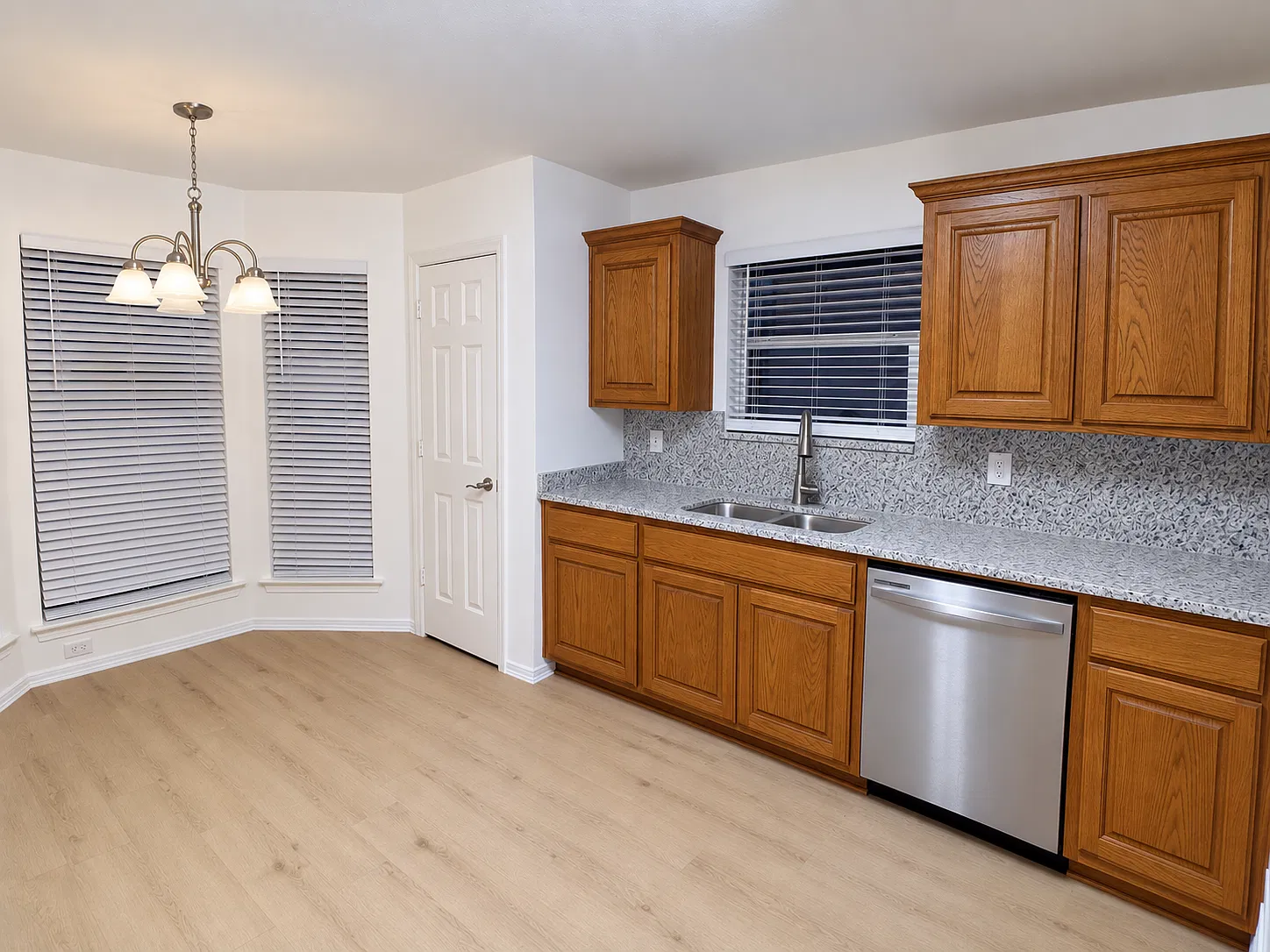 3 bed, 1459 sqft, $1,950 — Photo 3