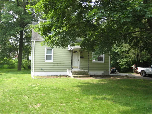128 Catherine Ave, Mahwah, NJ 07430