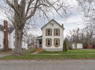 107 Monroe St, Sackets Harbor, NY 13685