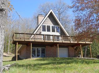 9461 Clewley Rd, Lachine, MI 49753