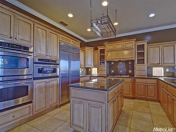 3rd image of 1294 Terracina Dr