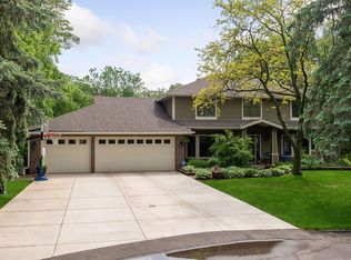 15801 Erickson Ln, Minnetonka, MN 55345